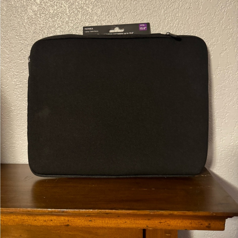 Pathika Incase Black Laptop Case